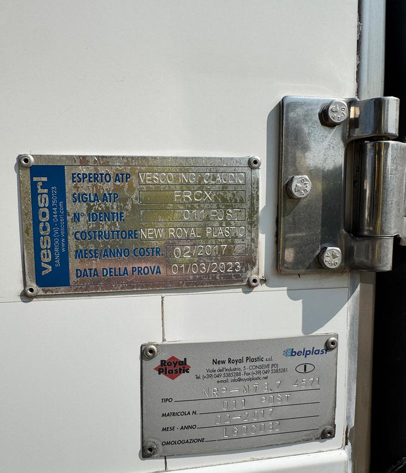 IVECO DAILY 35S15 - FRIGO FRC - PATENTE B lízing IVECO DAILY 35S15 - FRIGO FRC - PATENTE B: 13 kép. IVECO DAILY 35S15 - FRIGO FRC - PATENTE B lízing IVECO DAILY 35S15 - FRIGO FRC - PATENTE B: 13 kép.