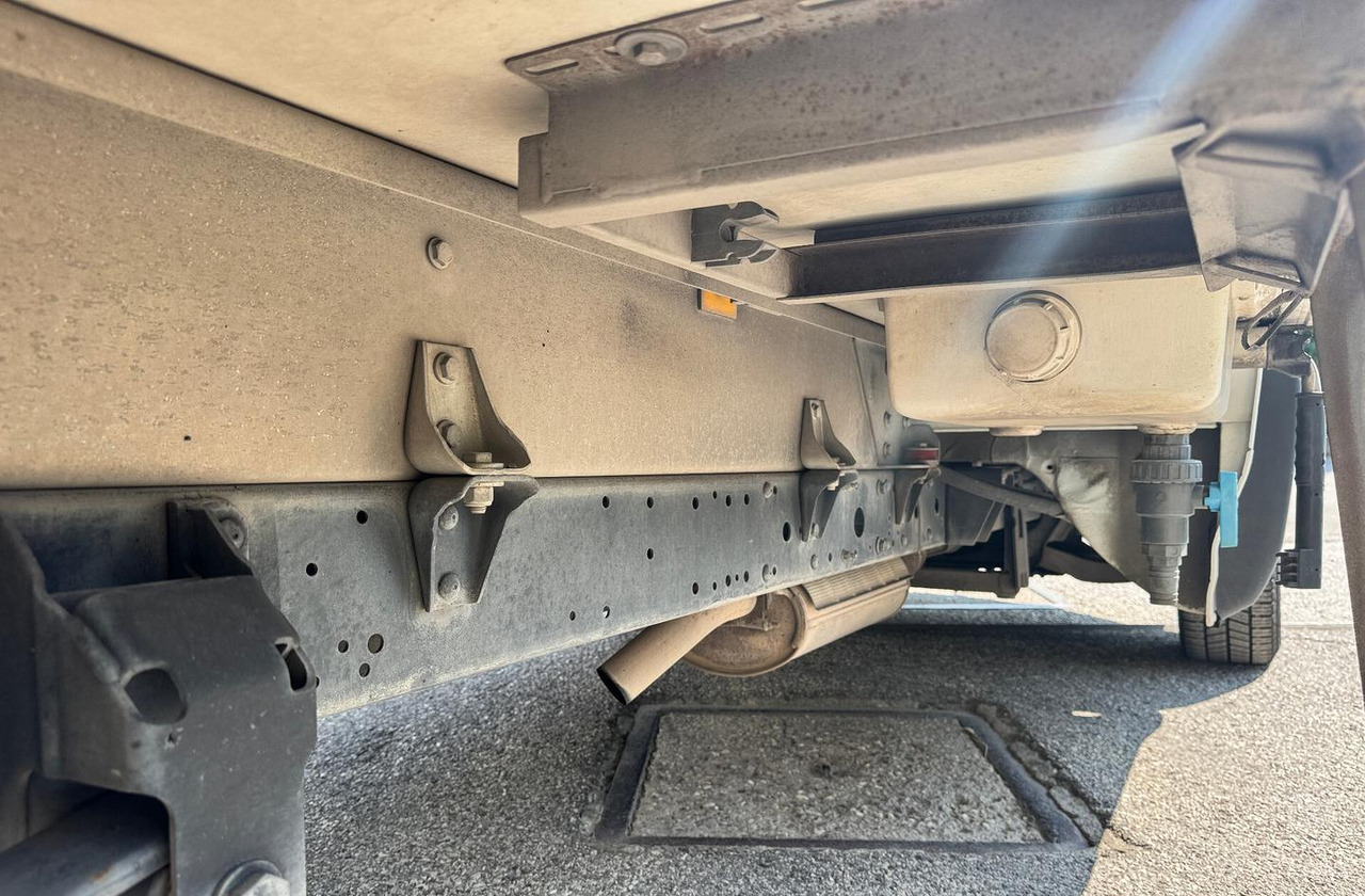 IVECO DAILY 35S15 - FRIGO FRC - PATENTE B lízing IVECO DAILY 35S15 - FRIGO FRC - PATENTE B: 19 kép. IVECO DAILY 35S15 - FRIGO FRC - PATENTE B lízing IVECO DAILY 35S15 - FRIGO FRC - PATENTE B: 19 kép.