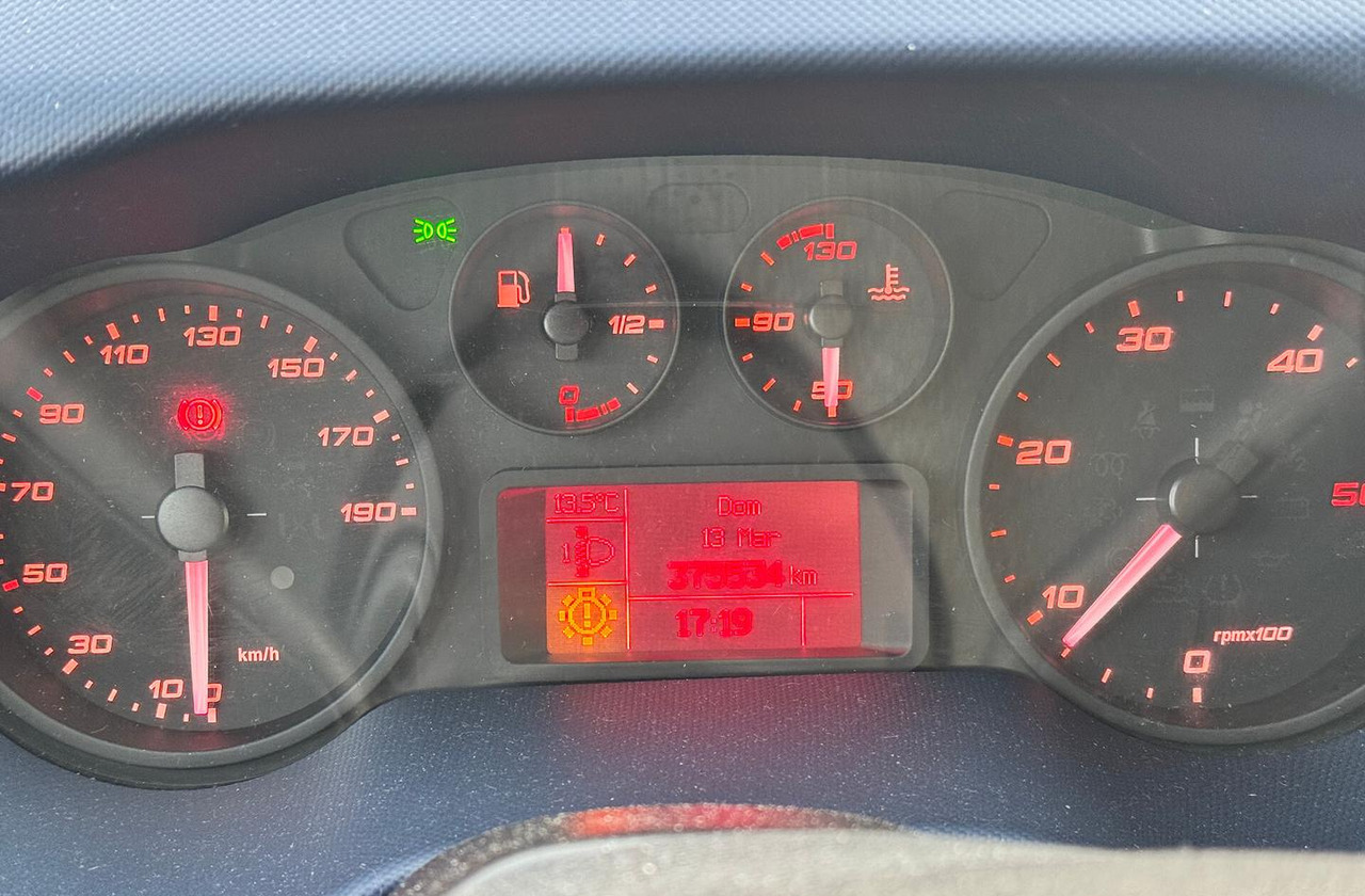 IVECO DAILY 35S16 - FRIGO - 2019 - Hűtős kisteherautó: 5 kép. IVECO DAILY 35S16 - FRIGO - 2019 - Hűtős kisteherautó: 5 kép.