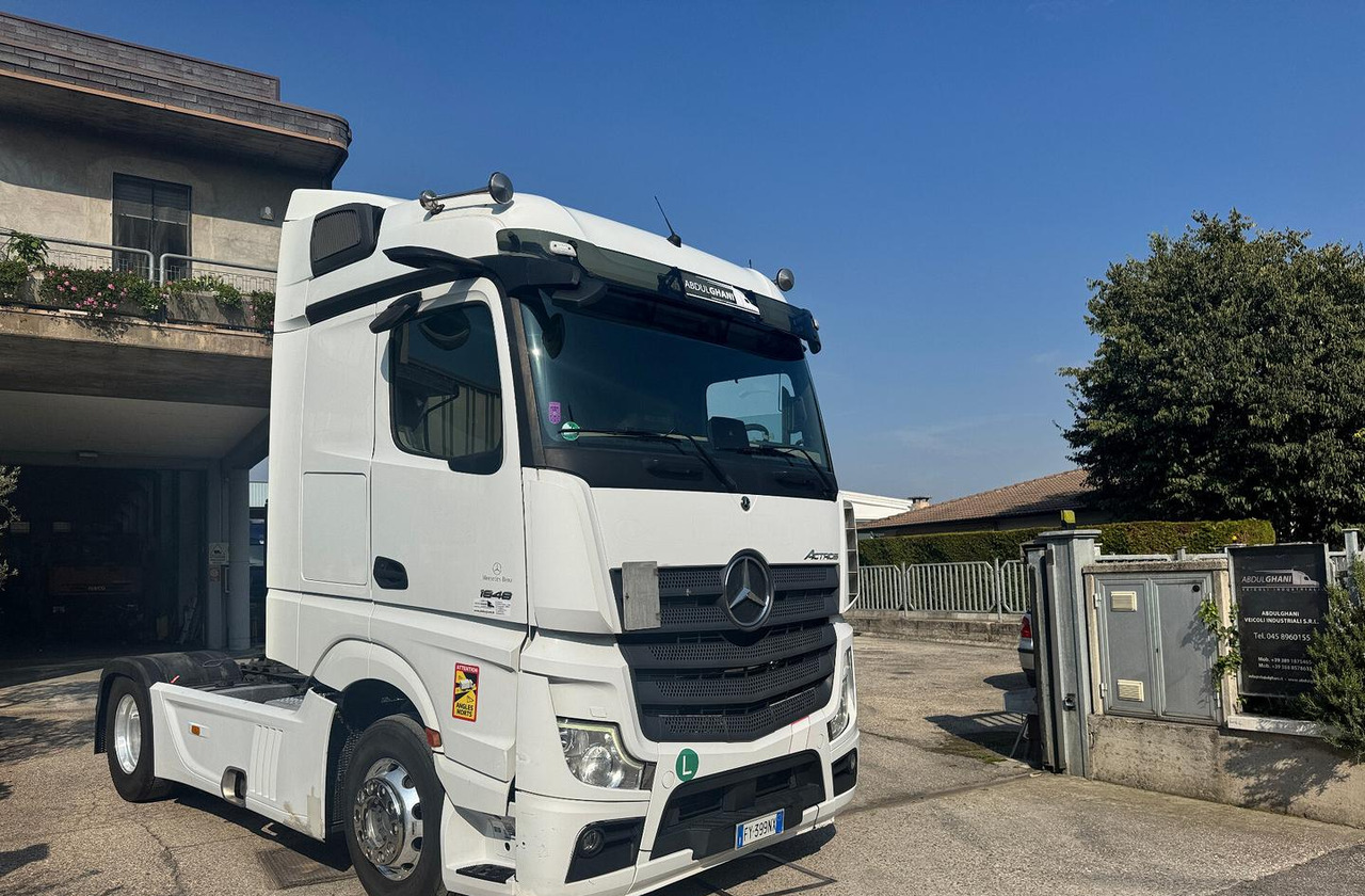 Mercedes Benz Actros 1848 - 2020 - Nyergesvontató: 2 kép. Mercedes Benz Actros 1848 - 2020 - Nyergesvontató: 2 kép.