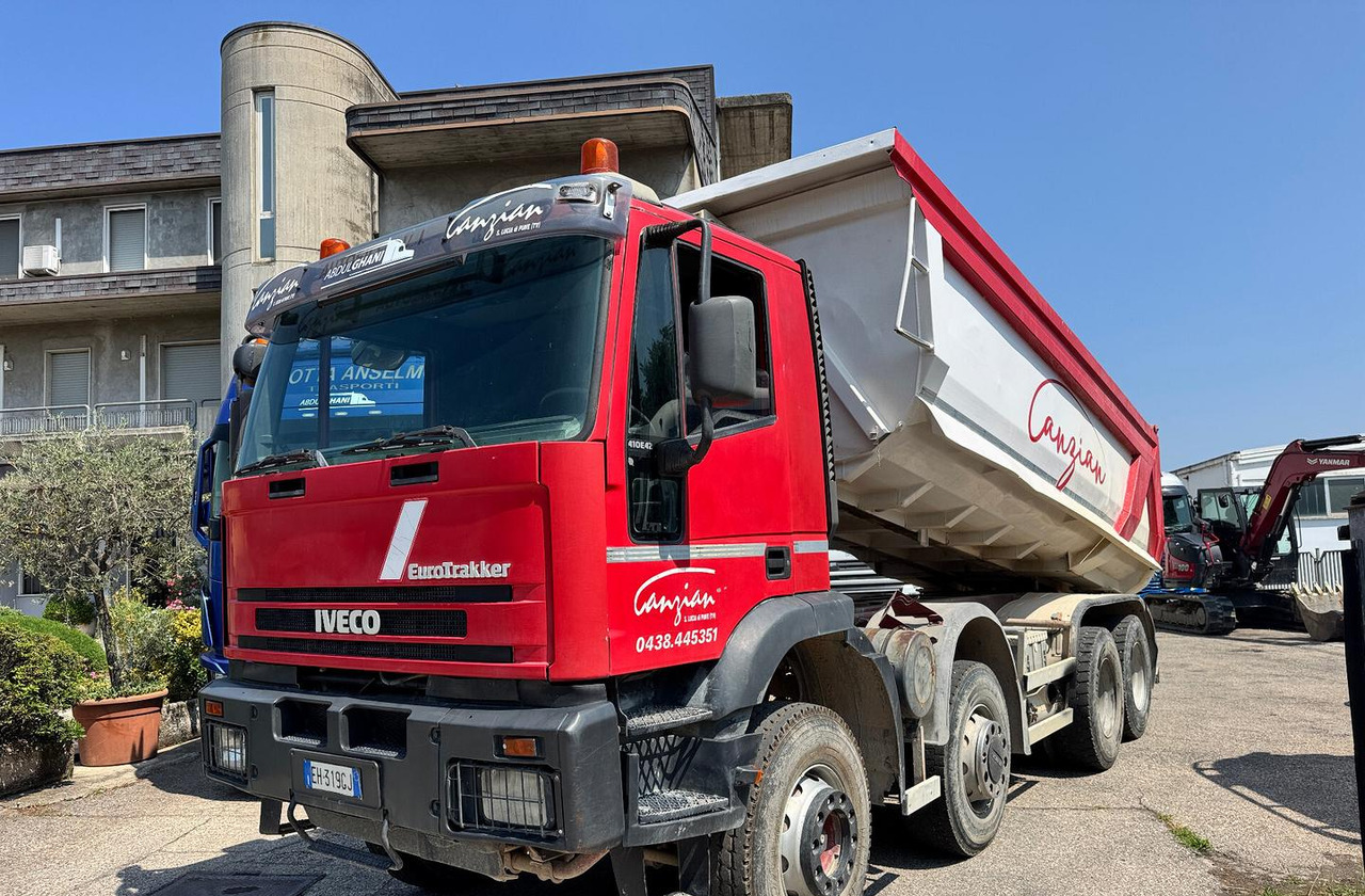 RIBALTABILE IVECO MAGIRUS 410E42 - 8X4 - Billenőplatós teherautó: 2 kép. RIBALTABILE IVECO MAGIRUS 410E42 - 8X4 - Billenőplatós teherautó: 2 kép.