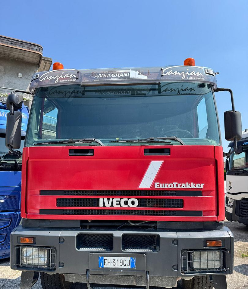 RIBALTABILE IVECO MAGIRUS 410E42 - 8X4 - Billenőplatós teherautó: 3 kép. RIBALTABILE IVECO MAGIRUS 410E42 - 8X4 - Billenőplatós teherautó: 3 kép.