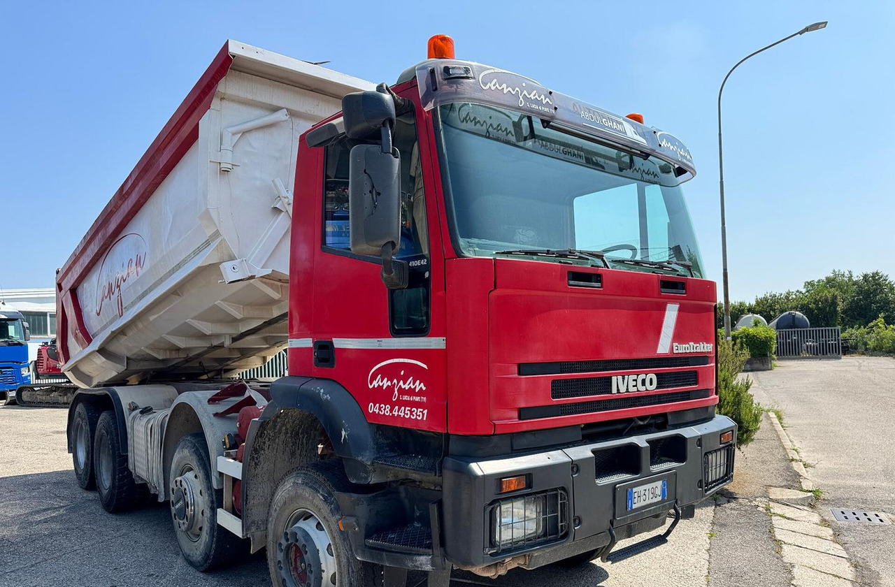 RIBALTABILE IVECO MAGIRUS 410E42 - 8X4 - Billenőplatós teherautó: 4 kép. RIBALTABILE IVECO MAGIRUS 410E42 - 8X4 - Billenőplatós teherautó: 4 kép.