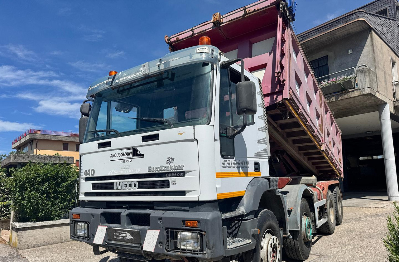 RIBALTATILE IVECO EuroTrakker 440 - 8X4 - Billenőplatós teherautó: 3 kép. RIBALTATILE IVECO EuroTrakker 440 - 8X4 - Billenőplatós teherautó: 3 kép.