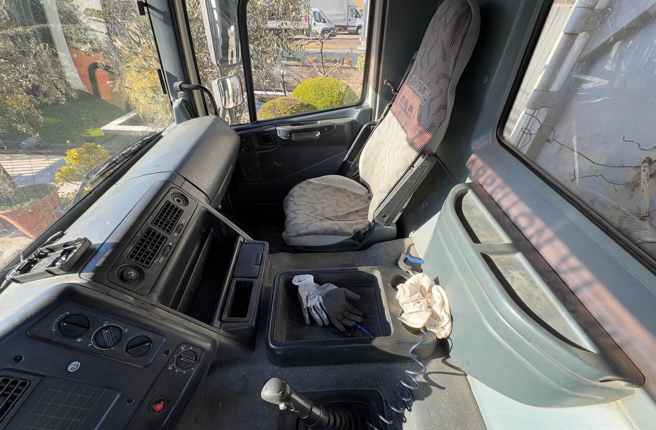 Ribaltabile DAF 85 CF 430 - anno 1999 - Billenőplatós teherautó: 5 kép. Ribaltabile DAF 85 CF 430 - anno 1999 - Billenőplatós teherautó: 5 kép.