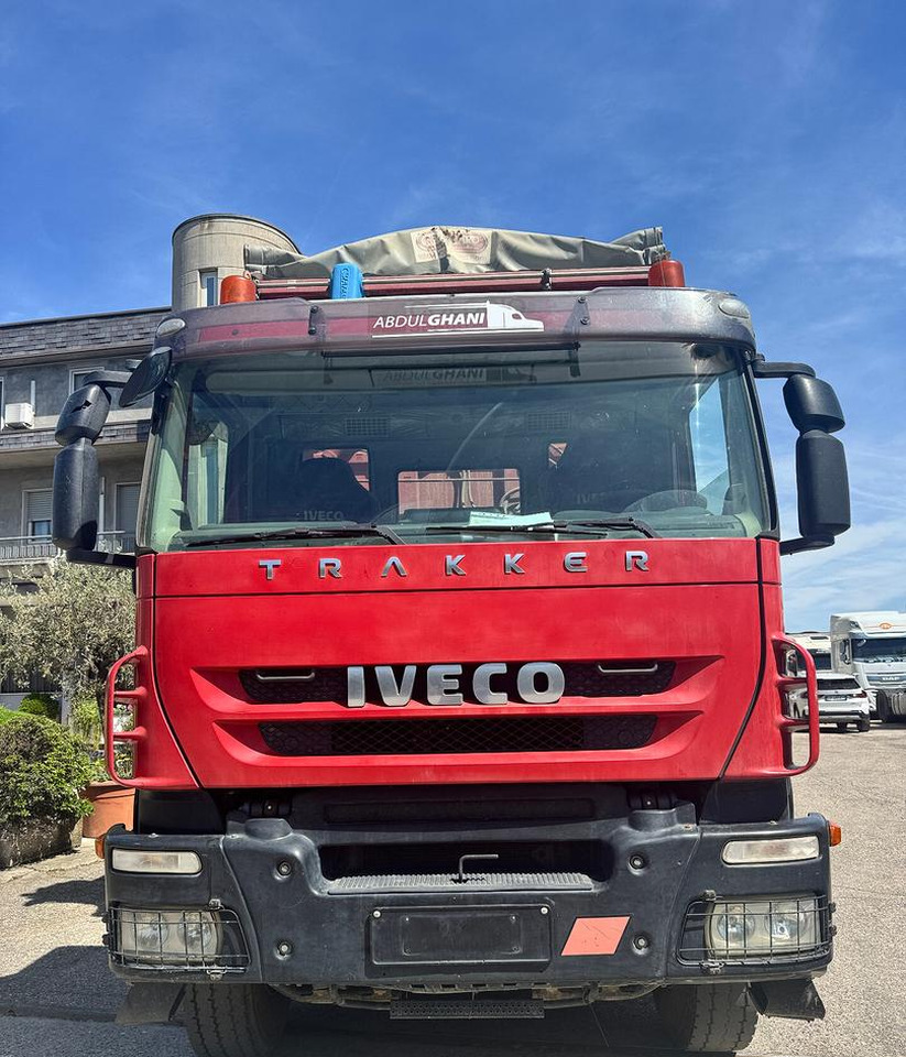 Ribaltabile Iveco Trakker 450 8X4 - Billenőplatós teherautó: 3 kép. Ribaltabile Iveco Trakker 450 8X4 - Billenőplatós teherautó: 3 kép.