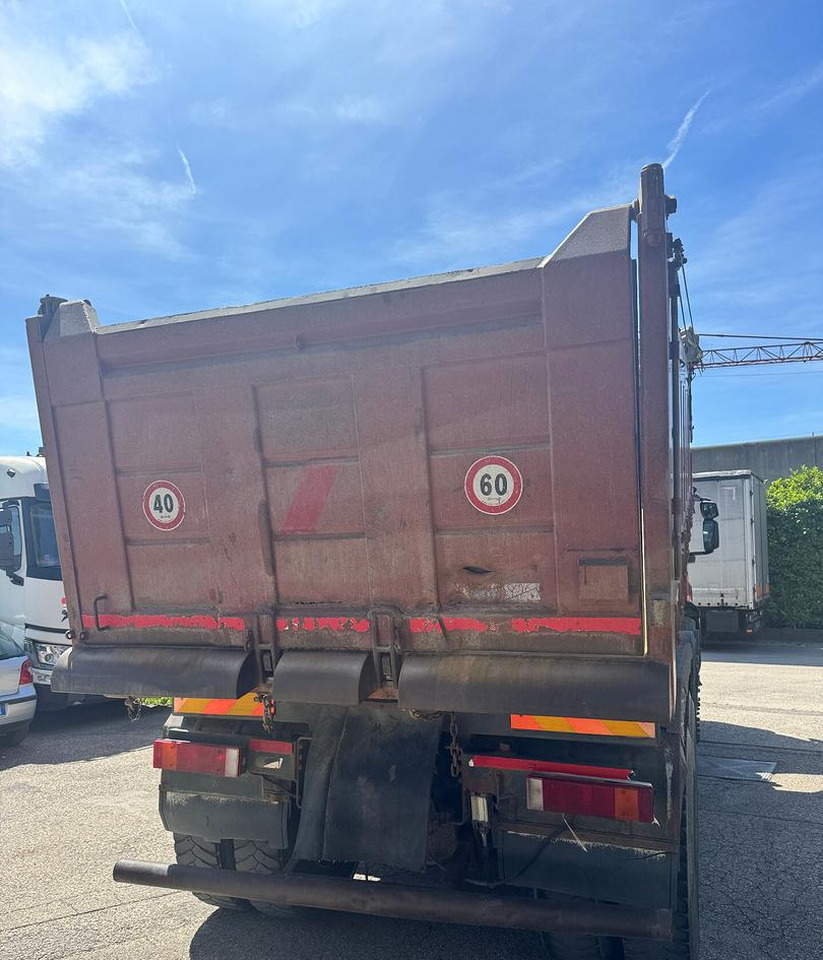 Ribaltabile Iveco Trakker 450 8X4 - Billenőplatós teherautó: 5 kép. Ribaltabile Iveco Trakker 450 8X4 - Billenőplatós teherautó: 5 kép.