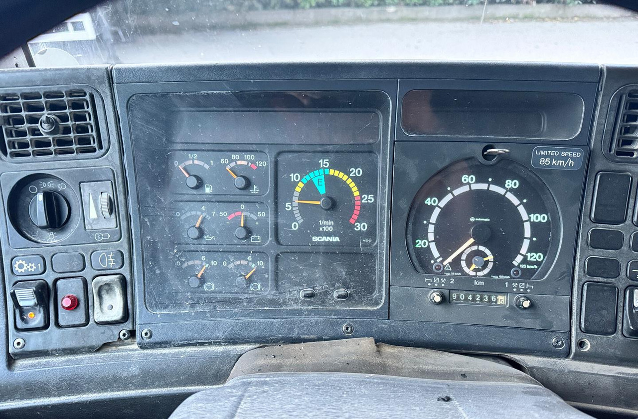 Scania R124/470 Ribaltabile 8X4 - Billenőplatós teherautó: 5 kép. Scania R124/470 Ribaltabile 8X4 - Billenőplatós teherautó: 5 kép.