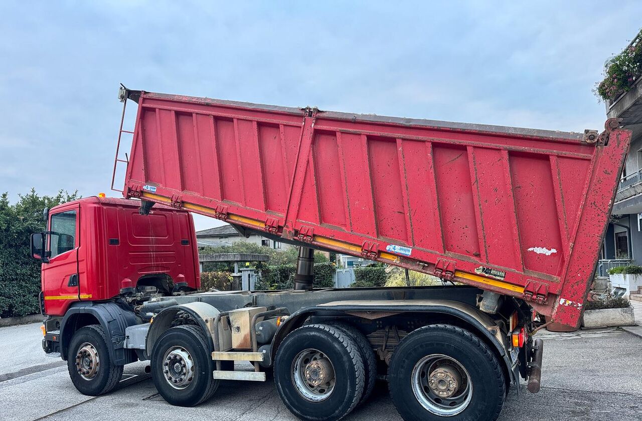 Scania R124/470 Ribaltabile 8X4 - Billenőplatós teherautó: 4 kép. Scania R124/470 Ribaltabile 8X4 - Billenőplatós teherautó: 4 kép.