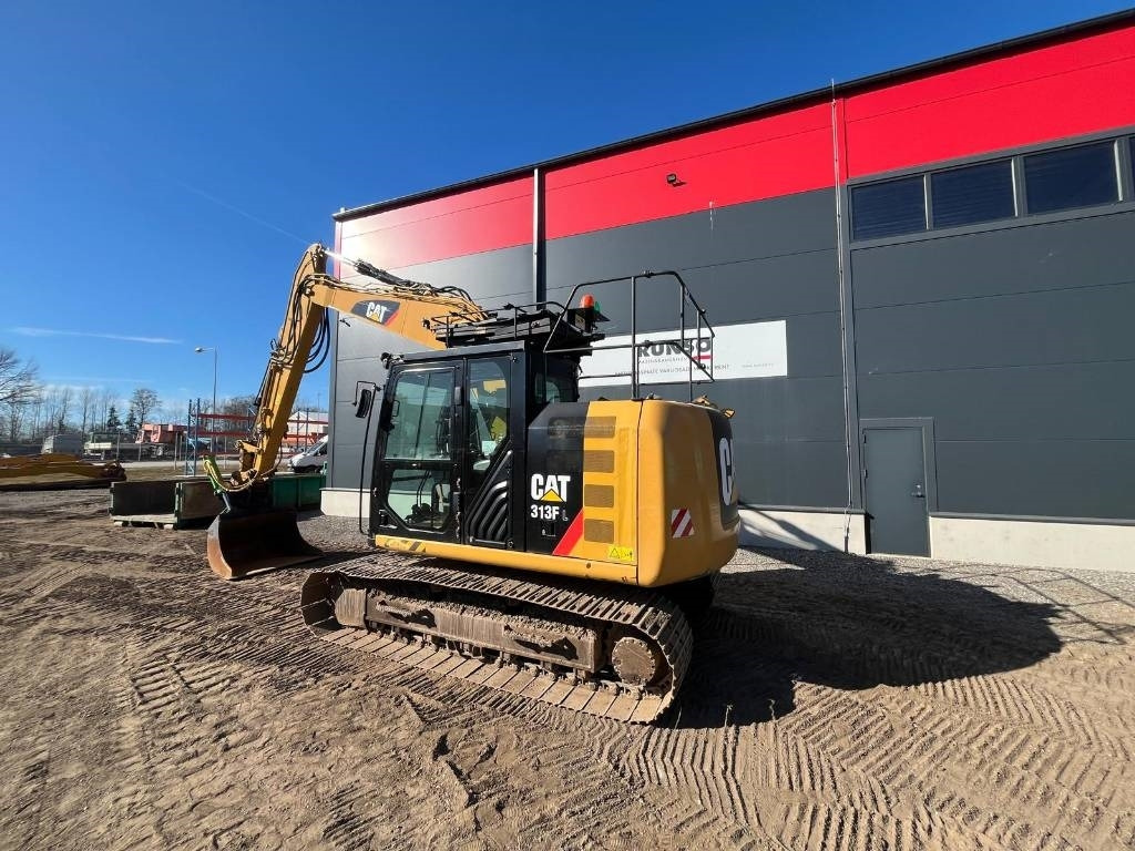 CAT 313 F L - Lánctalpas kotró: 3 kép. CAT 313 F L - Lánctalpas kotró: 3 kép.