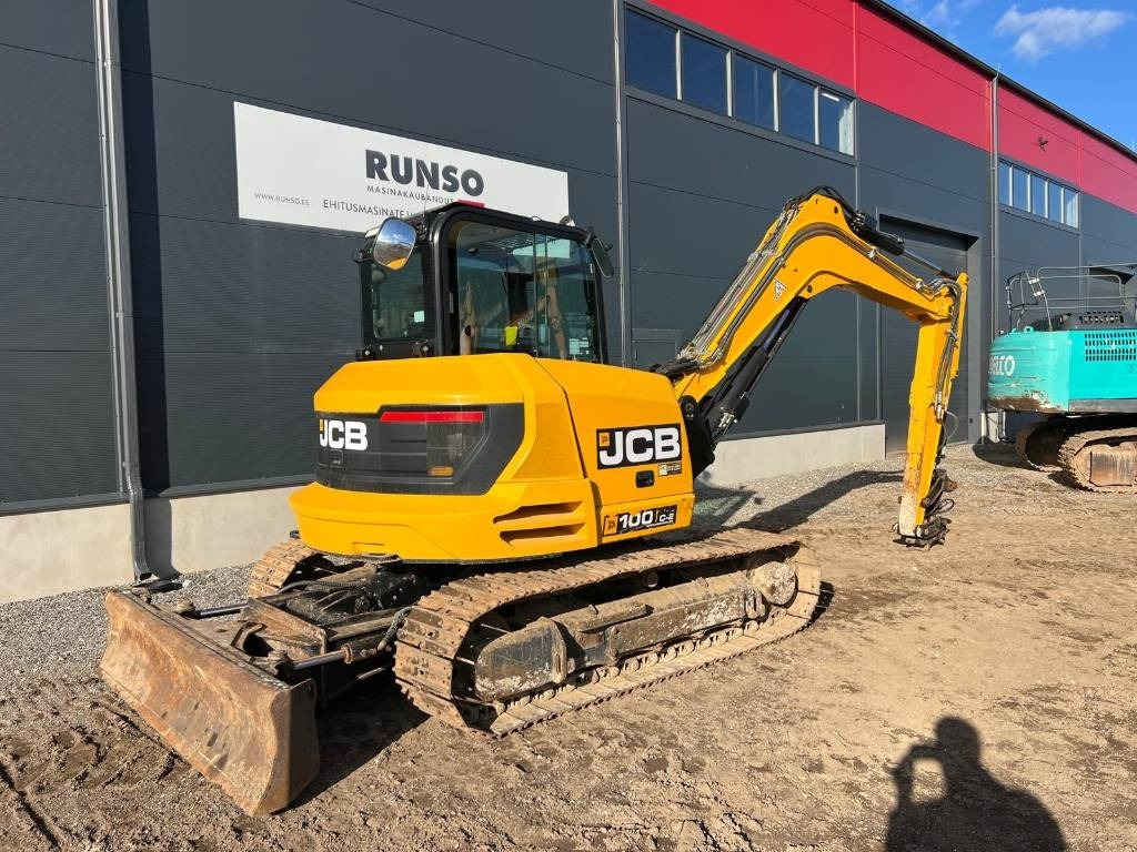 JCB 100C-2 - Minikotró: 5 kép. JCB 100C-2 - Minikotró: 5 kép.
