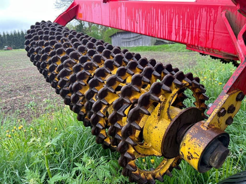 Vaderstad Rexius1020 - Mezőgazdasági hengerek: 5 kép. Vaderstad Rexius1020 - Mezőgazdasági hengerek: 5 kép.