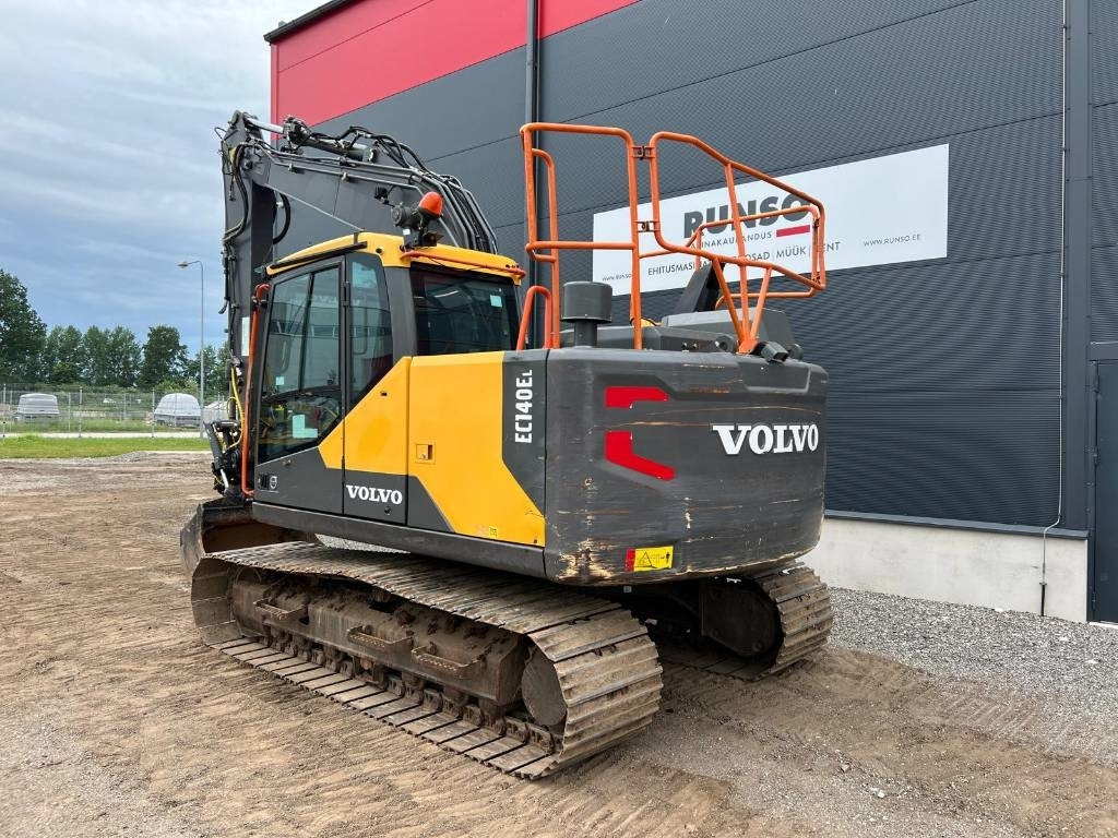 Volvo EC 140 EL - Lánctalpas kotró: 2 kép. Volvo EC 140 EL - Lánctalpas kotró: 2 kép.