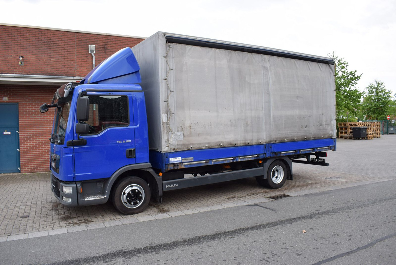 MAN TGL 8.180 Pritsche Schiebeplane Klima 3-Sitzer - Ponyvás kisteherautó: 2 kép. MAN TGL 8.180 Pritsche Schiebeplane Klima 3-Sitzer - Ponyvás kisteherautó: 2 kép.