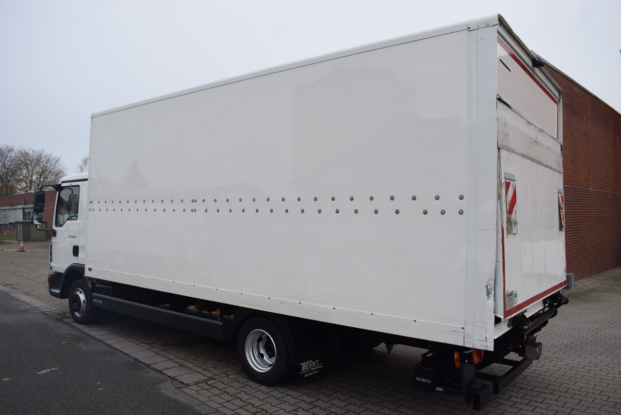 MAN TGL 8.220 Koffer LBW Klima EURO6 Luftfederung - Dobozos kisteherautó: 4 kép. MAN TGL 8.220 Koffer LBW Klima EURO6 Luftfederung - Dobozos kisteherautó: 4 kép.