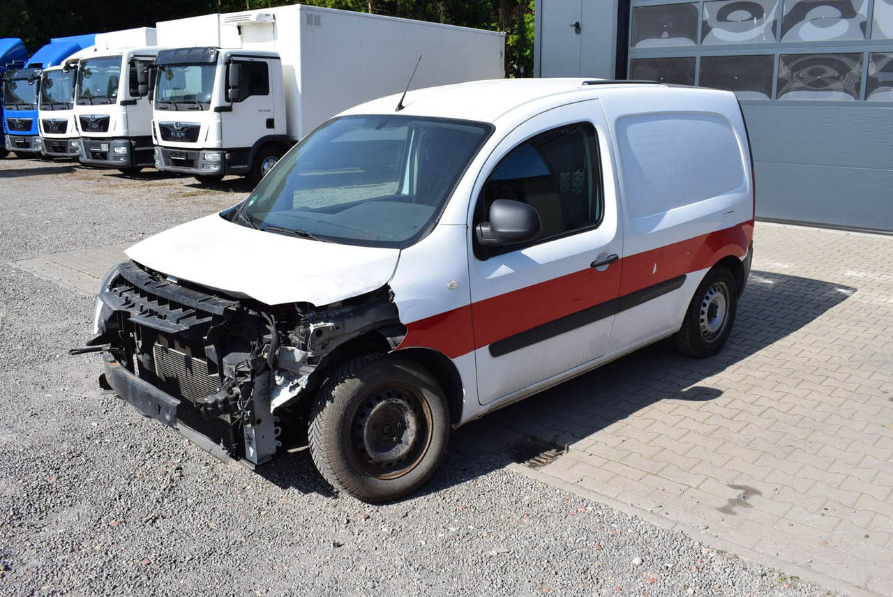 Mercedes-Benz Citan 109 CDI lang Klima AHK Regale UNFALL - Kis furgon: 4 kép. Mercedes-Benz Citan 109 CDI lang Klima AHK Regale UNFALL - Kis furgon: 4 kép.