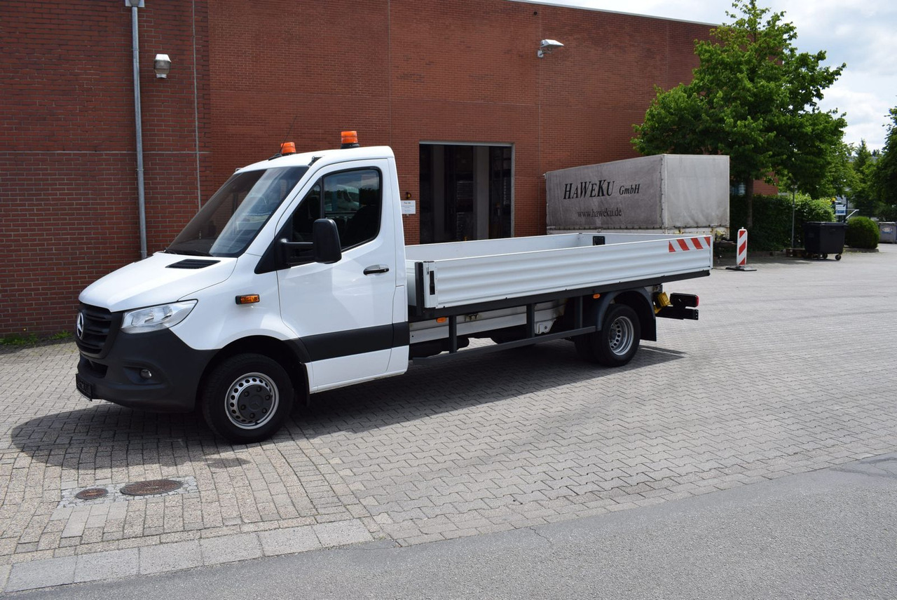 Mercedes-Benz Sprinter 514 Pritsche 4,30mAutomatik AHK 3,5 - Platós kisteherautó: 3 kép. Mercedes-Benz Sprinter 514 Pritsche 4,30mAutomatik AHK 3,5 - Platós kisteherautó: 3 kép.
