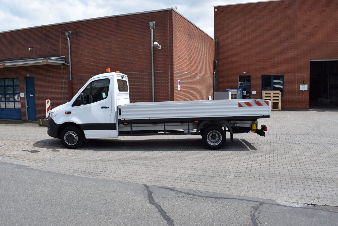 Mercedes-Benz Sprinter 514 Pritsche 4,30mAutomatik AHK 3,5 - Platós kisteherautó: 4 kép. Mercedes-Benz Sprinter 514 Pritsche 4,30mAutomatik AHK 3,5 - Platós kisteherautó: 4 kép.
