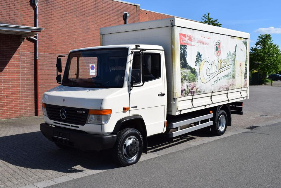 Mercedes-Benz Vario Vario 616 D GetränkeNutzlast 2450KG - Italszállító teherautó: 2 kép. Mercedes-Benz Vario Vario 616 D GetränkeNutzlast 2450KG - Italszállító teherautó: 2 kép.