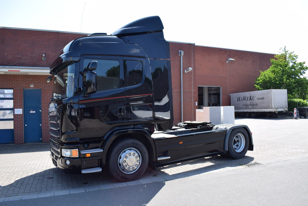Scania R410 Highline Retarder Klima Standklima ACC - Nyergesvontató: 2 kép. Scania R410 Highline Retarder Klima Standklima ACC - Nyergesvontató: 2 kép.