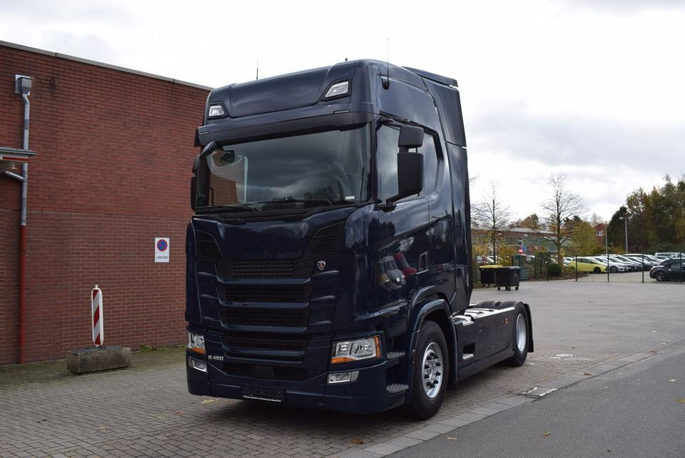 Scania S 450 Highline 2xTank LED Vollluft Retarder - Nyergesvontató: 1 kép. Scania S 450 Highline 2xTank LED Vollluft Retarder - Nyergesvontató: 1 kép.