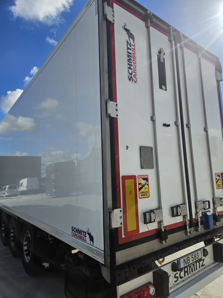 SCHMITZ CARGOBULL SKO 24/L - FP 60 ThermoKing SLXi300 - Félpótkocsi hűtős: 4 kép. SCHMITZ CARGOBULL SKO 24/L - FP 60 ThermoKing SLXi300 - Félpótkocsi hűtős: 4 kép.