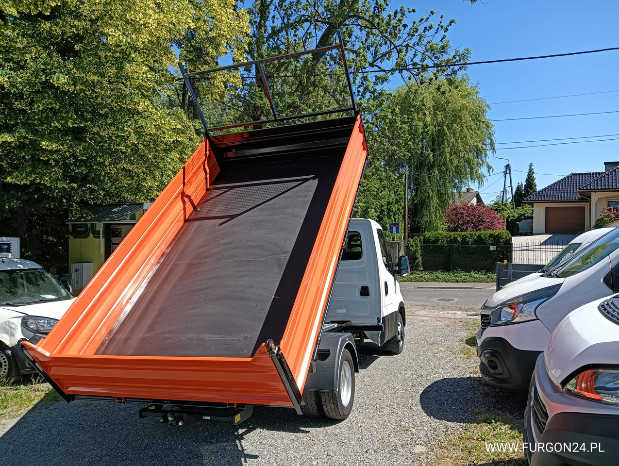 IVECO DAILY 35C14 WYWROTKA KIPER Z NAJAZDAMI NR 841 - Billenőplatós kisteherautó: 4 kép. IVECO DAILY 35C14 WYWROTKA KIPER Z NAJAZDAMI NR 841 - Billenőplatós kisteherautó: 4 kép.