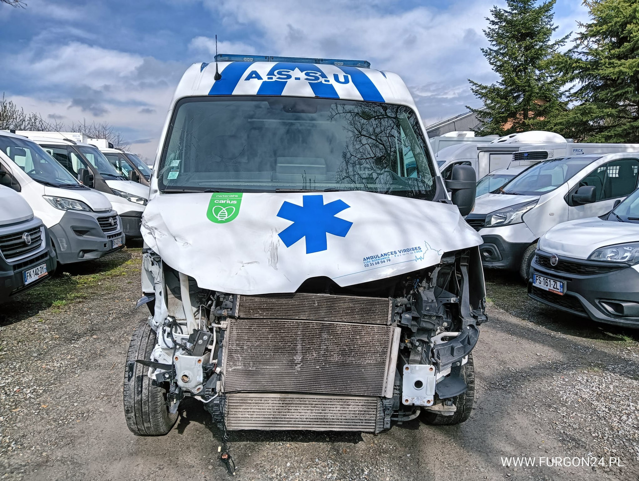 RENAULT MASTER L2H2 KARETKA AMBULANS NR 803 - Mentőautó: 2 kép. RENAULT MASTER L2H2 KARETKA AMBULANS NR 803 - Mentőautó: 2 kép.