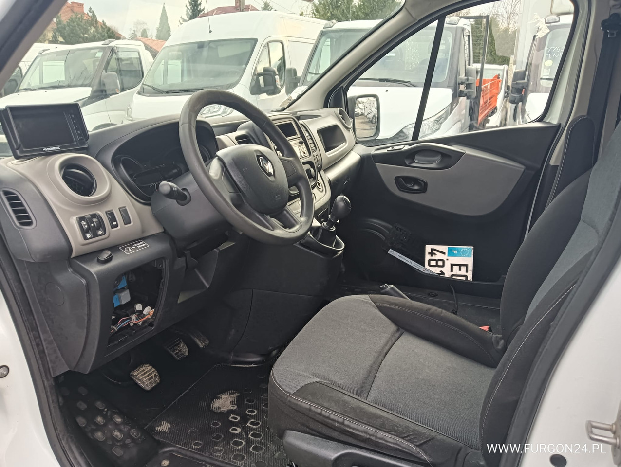 Billenőplatós kisteherautó RENAULT TRAFIC PLATFORMA DO ZABUDOWY NR 625: 11 kép.