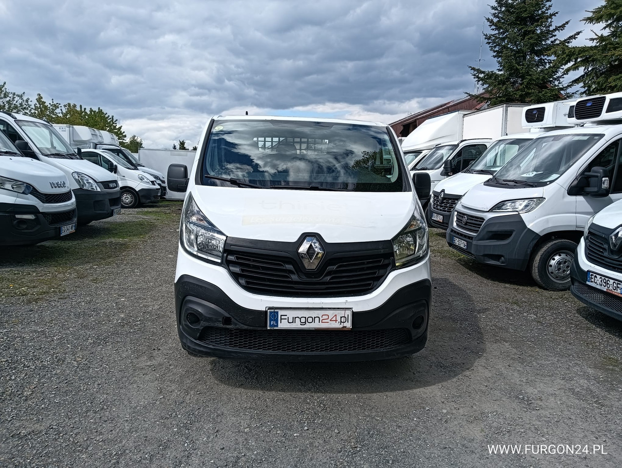 RENAULT TRAFIC SKRZYNIA PAKA Z NAJAZDAMI I PÓŁKAMI NR 689 - Platós kisteherautó: 2 kép. RENAULT TRAFIC SKRZYNIA PAKA Z NAJAZDAMI I PÓŁKAMI NR 689 - Platós kisteherautó: 2 kép.