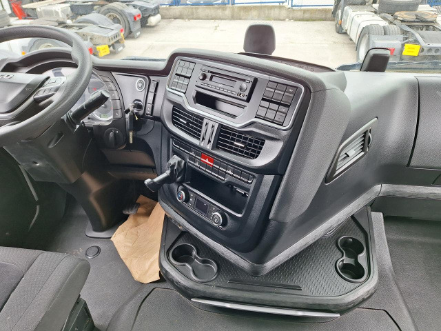 IVECO Massif ne postoji - Nyergesvontató: 5 kép. IVECO Massif ne postoji - Nyergesvontató: 5 kép.