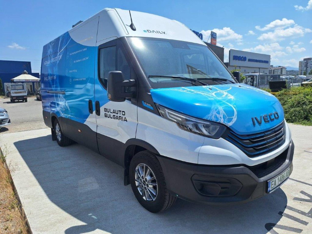 IVECO 35S14E/P - Furgon, Elektromos kisteherautó: 4 kép. IVECO 35S14E/P - Furgon, Elektromos kisteherautó: 4 kép.