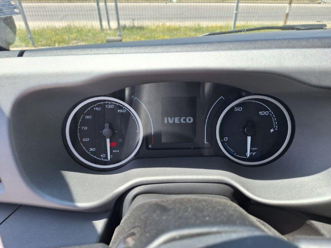 IVECO 35S14E/P - Furgon, Elektromos kisteherautó: 3 kép. IVECO 35S14E/P - Furgon, Elektromos kisteherautó: 3 kép.