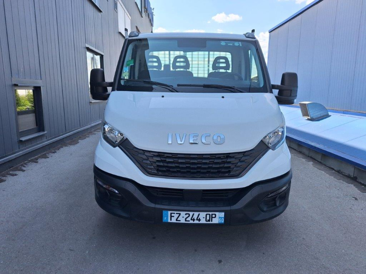 IVECO Daily 35C14 tipper - Billenőplatós kisteherautó: 2 kép. IVECO Daily 35C14 tipper - Billenőplatós kisteherautó: 2 kép.