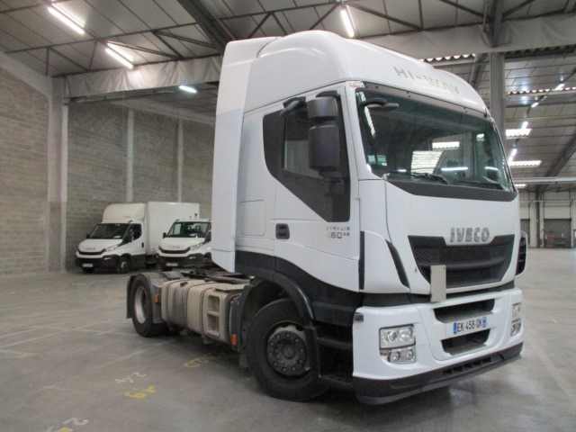 IVECO Stralis AS440S46T/P - Nyergesvontató: 4 kép. IVECO Stralis AS440S46T/P - Nyergesvontató: 4 kép.