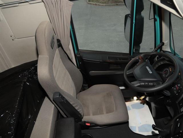 IVECO Stralis AS440S48T/FP-LT XP - Nyergesvontató: 4 kép. IVECO Stralis AS440S48T/FP-LT XP - Nyergesvontató: 4 kép.