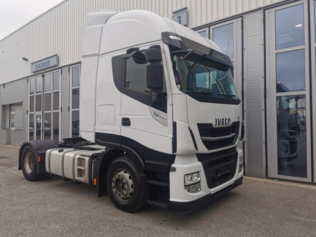 IVECO Stralis AS440S48T/P XP - Nyergesvontató: 3 kép. IVECO Stralis AS440S48T/P XP - Nyergesvontató: 3 kép.