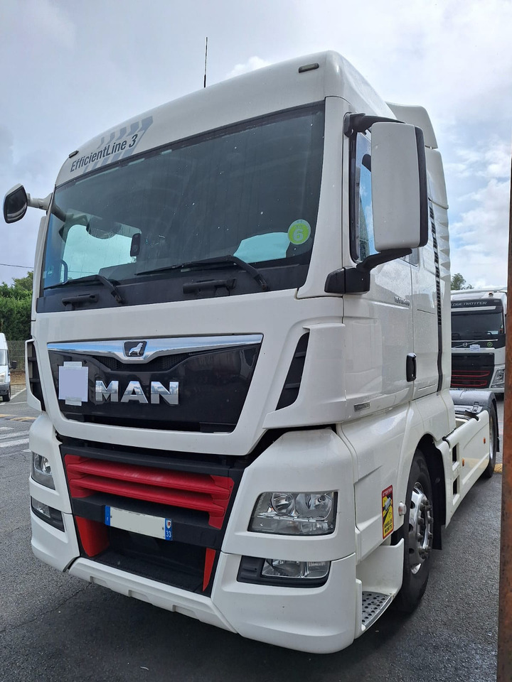 MAN TGX 18.460 - Nyergesvontató: 1 kép. MAN TGX 18.460 - Nyergesvontató: 1 kép.