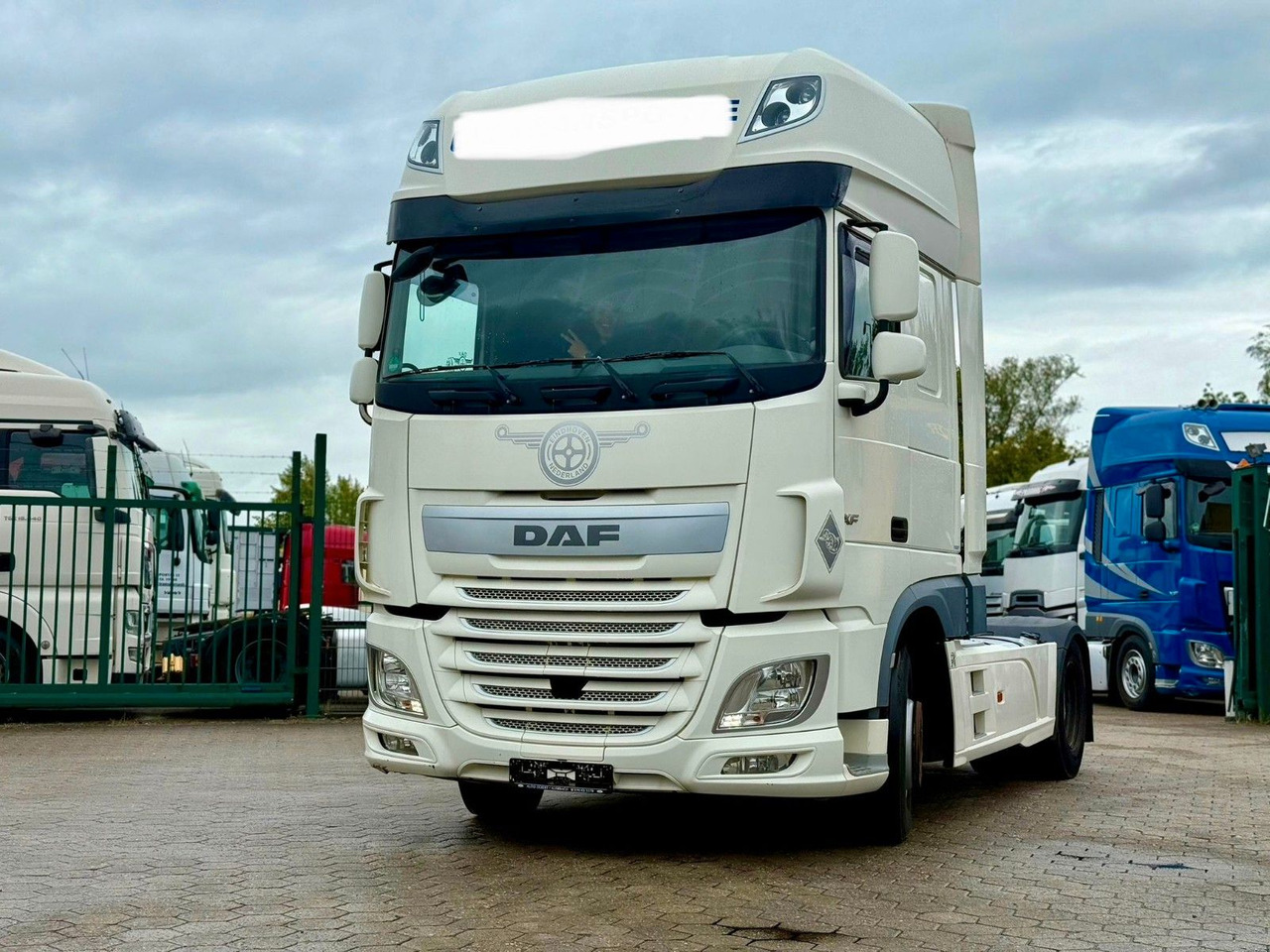 DAF XF 460 +Retarter+2xTank - Nyergesvontató: 4 kép. DAF XF 460 +Retarter+2xTank - Nyergesvontató: 4 kép.
