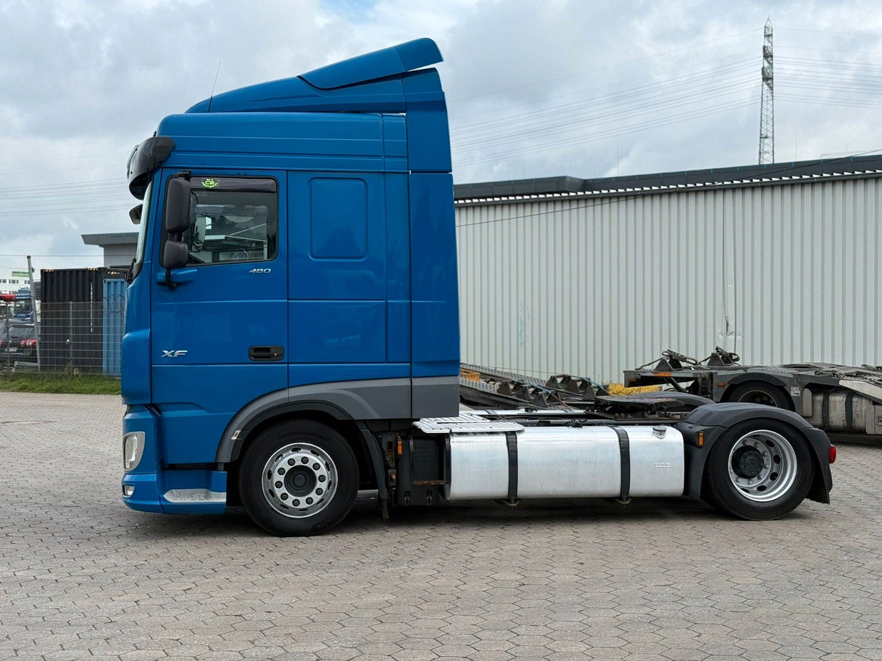 DAF XF 480 Low +Retarter+2xTank - Nyergesvontató: 5 kép. DAF XF 480 Low +Retarter+2xTank - Nyergesvontató: 5 kép.