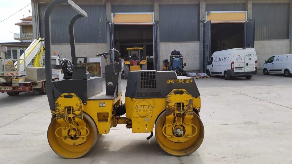Bomag BW 138 AD - Úthenger: 4 kép. Bomag BW 138 AD - Úthenger: 4 kép.
