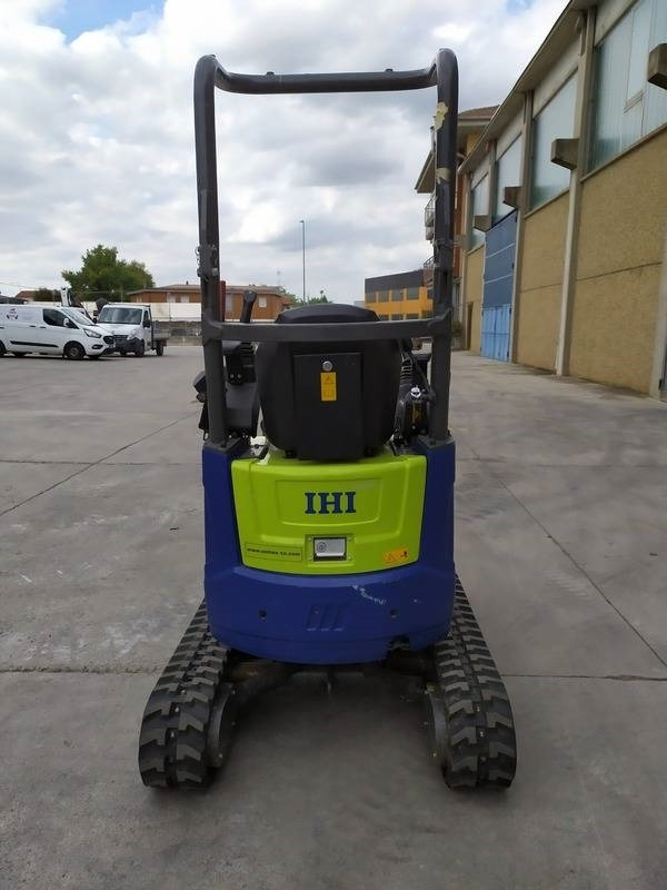 IHI 12 VX E - Minikotró: 3 kép. IHI 12 VX E - Minikotró: 3 kép.