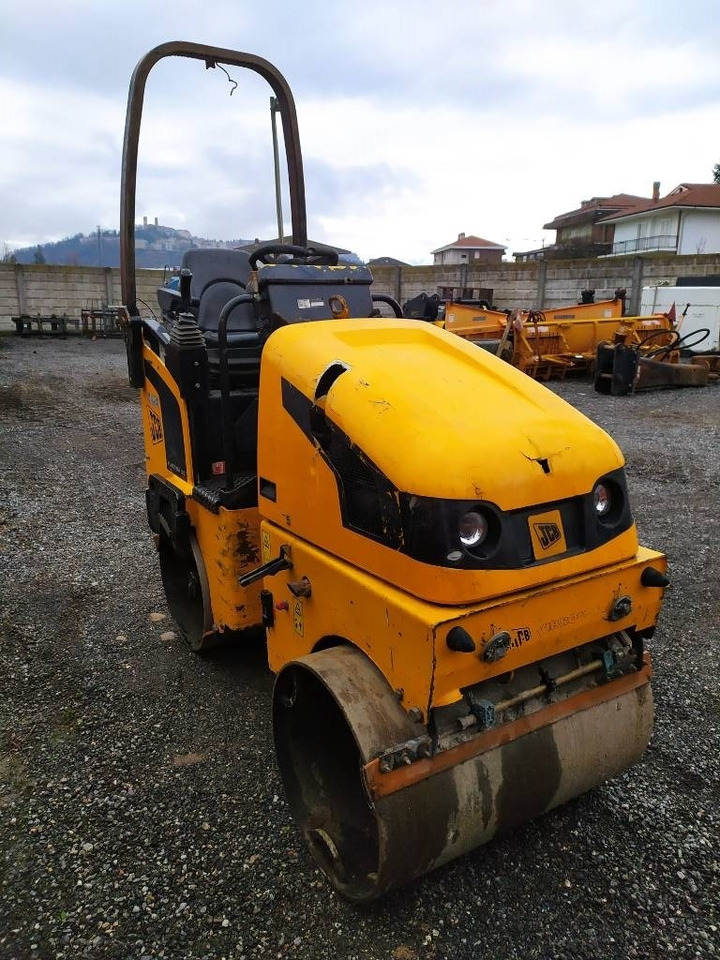 JCB Vibromax VMT 160 - Úthenger: 5 kép. JCB Vibromax VMT 160 - Úthenger: 5 kép.