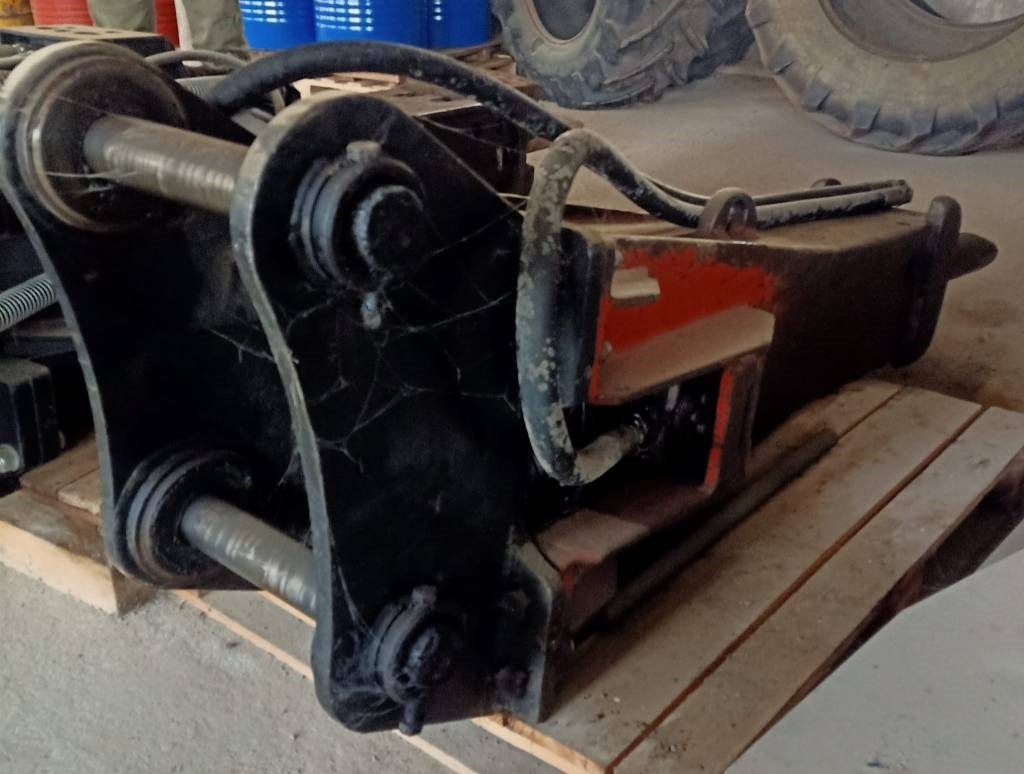 Rammer E 68 - Hidraulikus törőfej - Építőipari gépek: 2 kép. Rammer E 68 - Hidraulikus törőfej - Építőipari gépek: 2 kép.