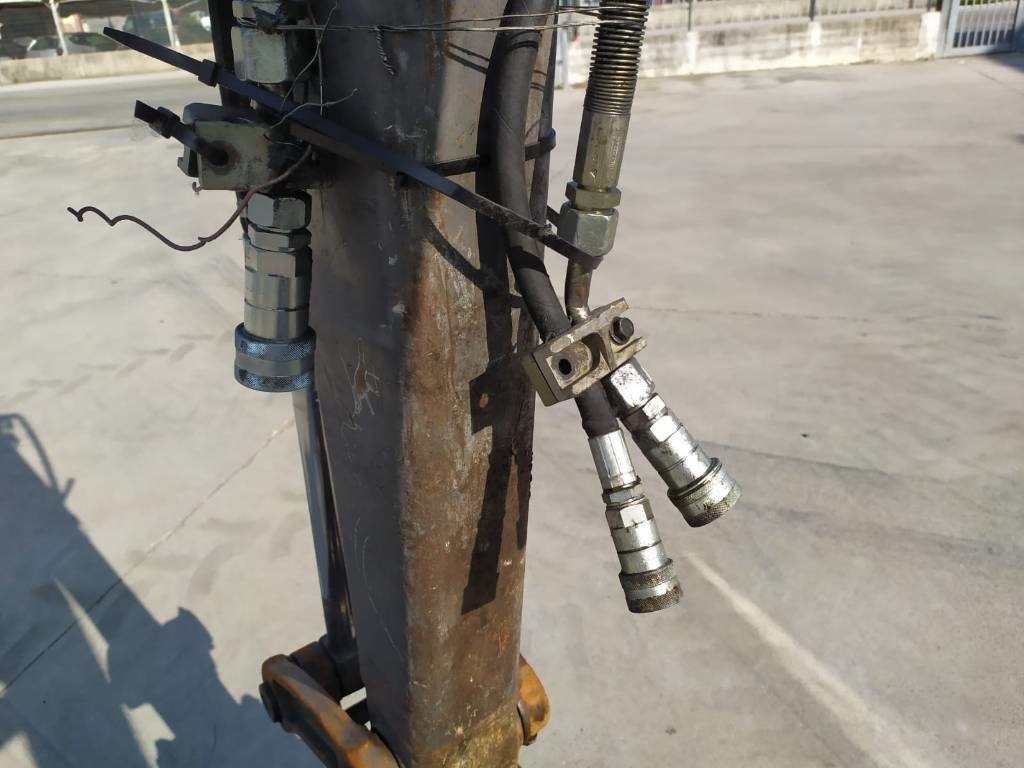 Volvo ECR 38 - Minikotró: 3 kép. Volvo ECR 38 - Minikotró: 3 kép.