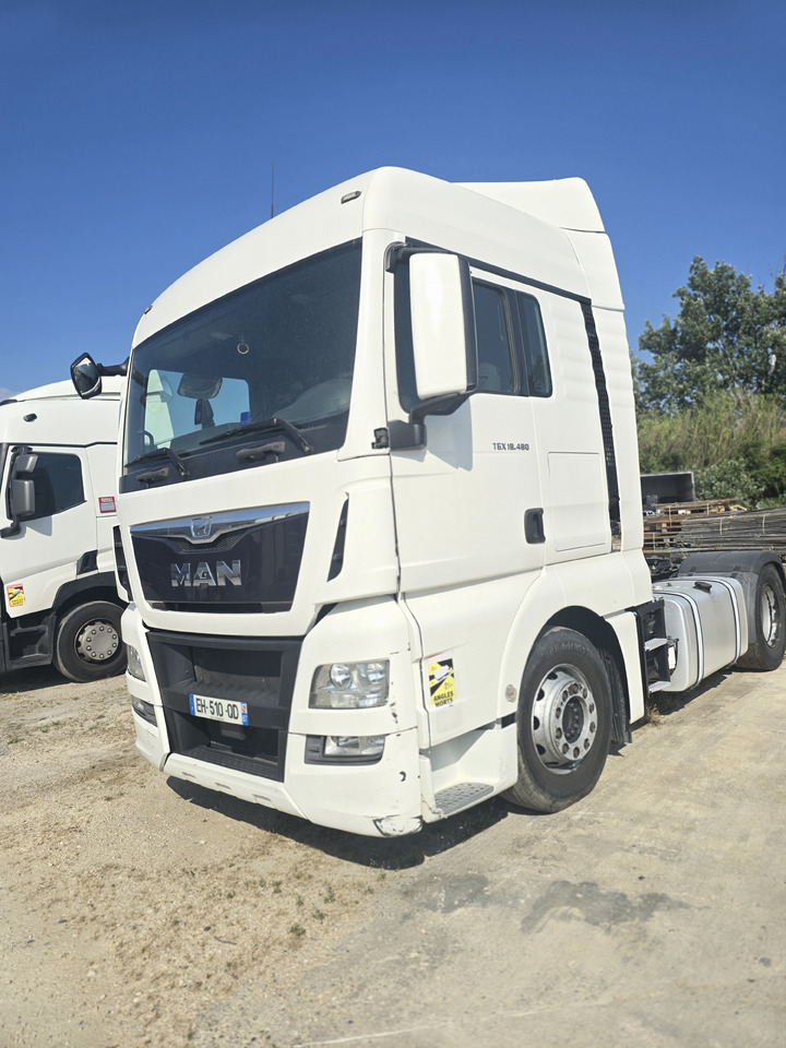 MAN TGX 18-480 - Nyergesvontató: 1 kép. MAN TGX 18-480 - Nyergesvontató: 1 kép.