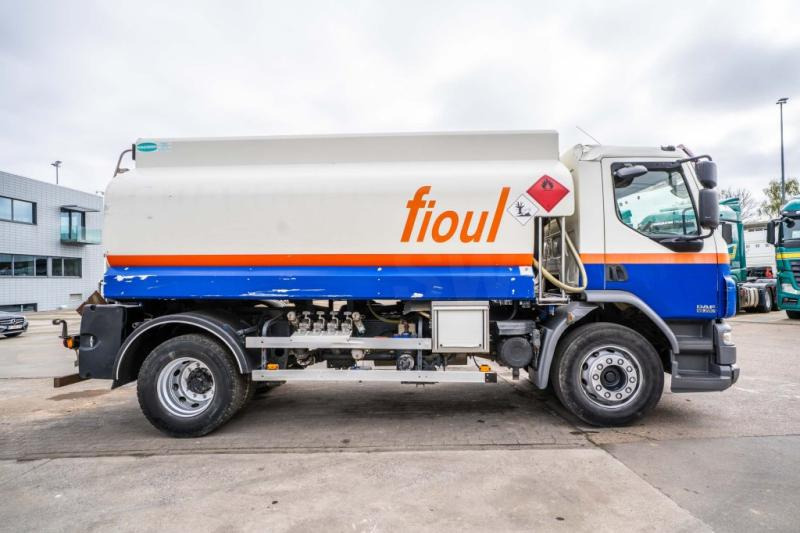 DAF LF55 280+ ALU 13000L/4 COMP. - Tartályos teherautó: 3 kép. DAF LF55 280+ ALU 13000L/4 COMP. - Tartályos teherautó: 3 kép.