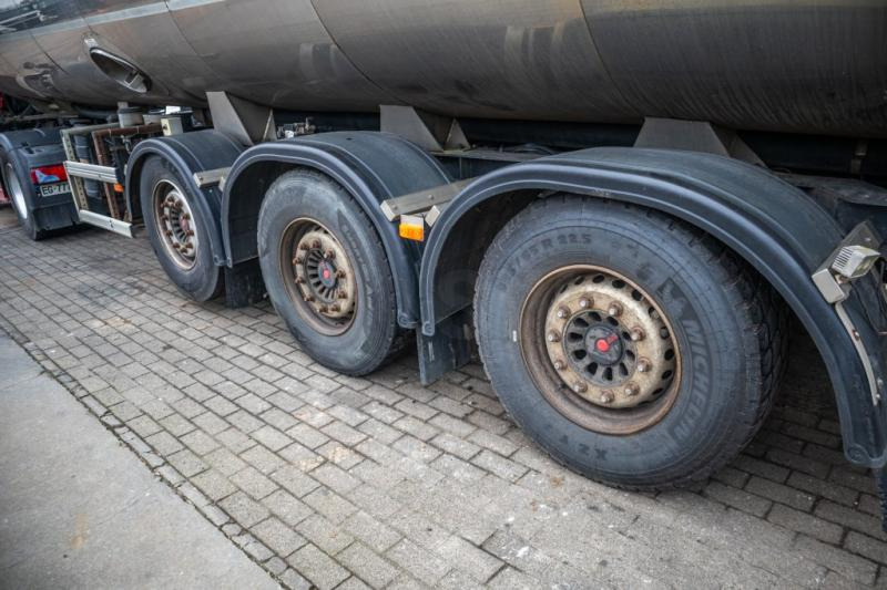 Tartályos félpótkocsi Eta CITERNE LAIT/MILCH/MILK 29000L: 6 kép. Tartályos félpótkocsi Eta CITERNE LAIT/MILCH/MILK 29000L: 6 kép.