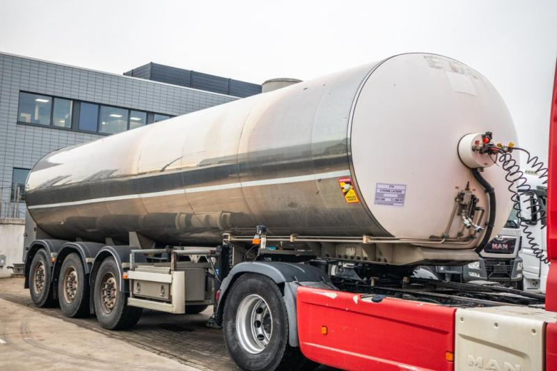 Eta CITERNE LAIT/MILCH/MILK 29000L - Tartályos félpótkocsi: 2 kép. Eta CITERNE LAIT/MILCH/MILK 29000L - Tartályos félpótkocsi: 2 kép.