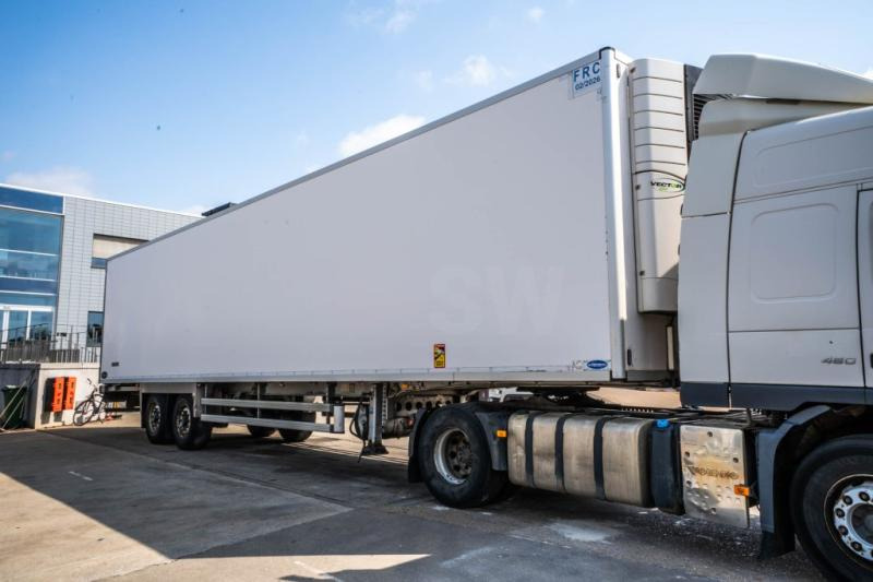 Lecitrailer AUBINEAU+CARRIER VECTOR 1550 MONO - Félpótkocsi: 2 kép. Lecitrailer AUBINEAU+CARRIER VECTOR 1550 MONO - Félpótkocsi: 2 kép.